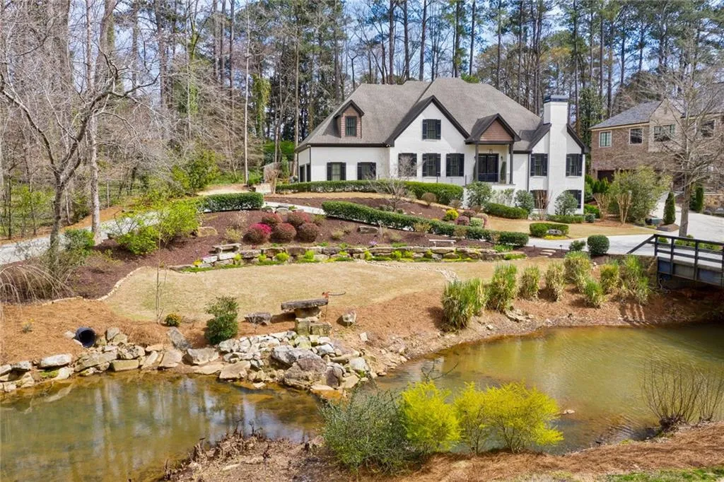 5585 Long Island Drive Nw, Atlanta, Georgia 30327, 4 Bedrooms Bedrooms, ,4 BathroomsBathrooms,Residential,Sold,5585 Long Island Drive Nw,6859751