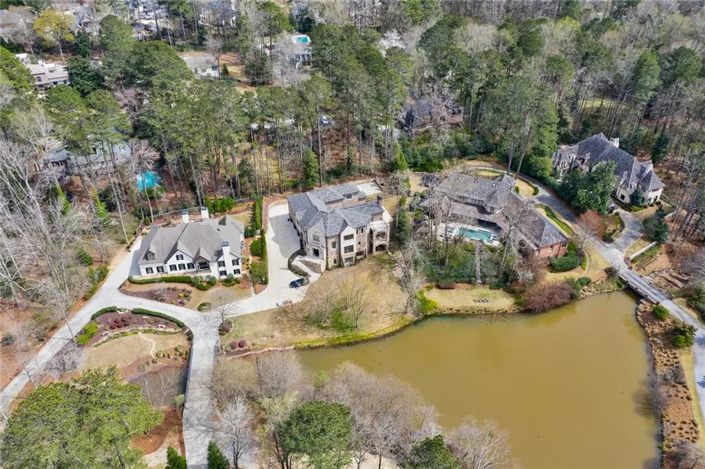 5585 Long Island Drive Nw, Atlanta, Georgia 30327, 4 Bedrooms Bedrooms, ,4 BathroomsBathrooms,Residential,Sold,5585 Long Island Drive Nw,6859751