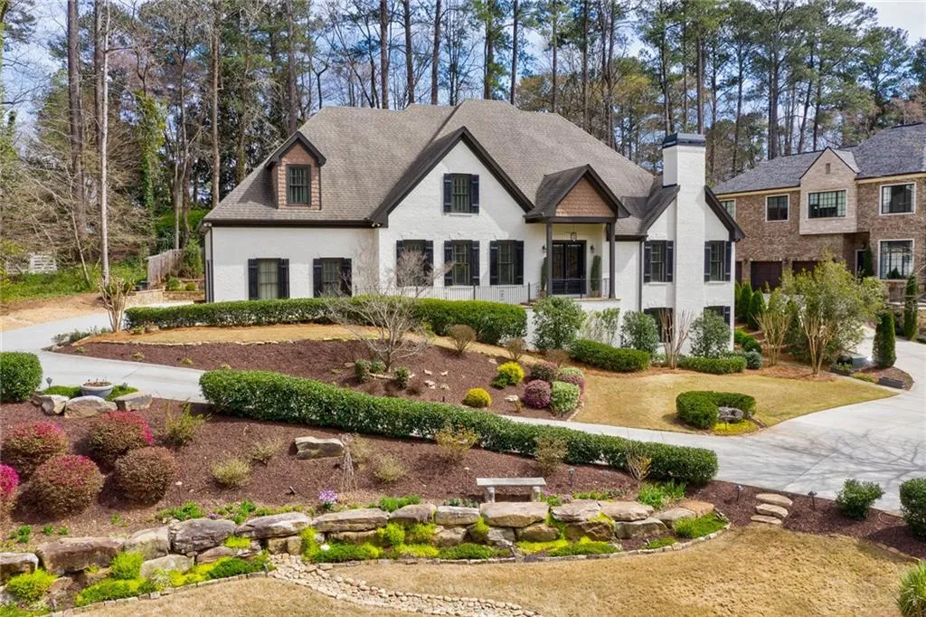 5585 Long Island Drive Nw, Atlanta, Georgia 30327, 4 Bedrooms Bedrooms, ,4 BathroomsBathrooms,Residential,Sold,5585 Long Island Drive Nw,6859751