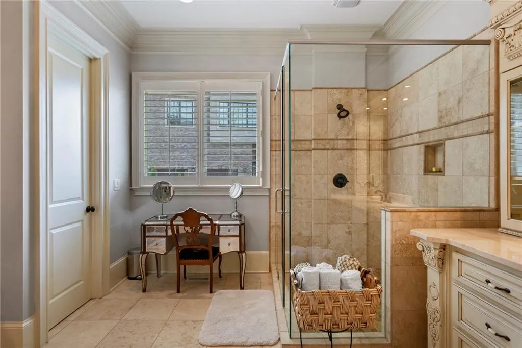 5585 Long Island Drive Nw, Atlanta, Georgia 30327, 4 Bedrooms Bedrooms, ,4 BathroomsBathrooms,Residential,Sold,5585 Long Island Drive Nw,6859751
