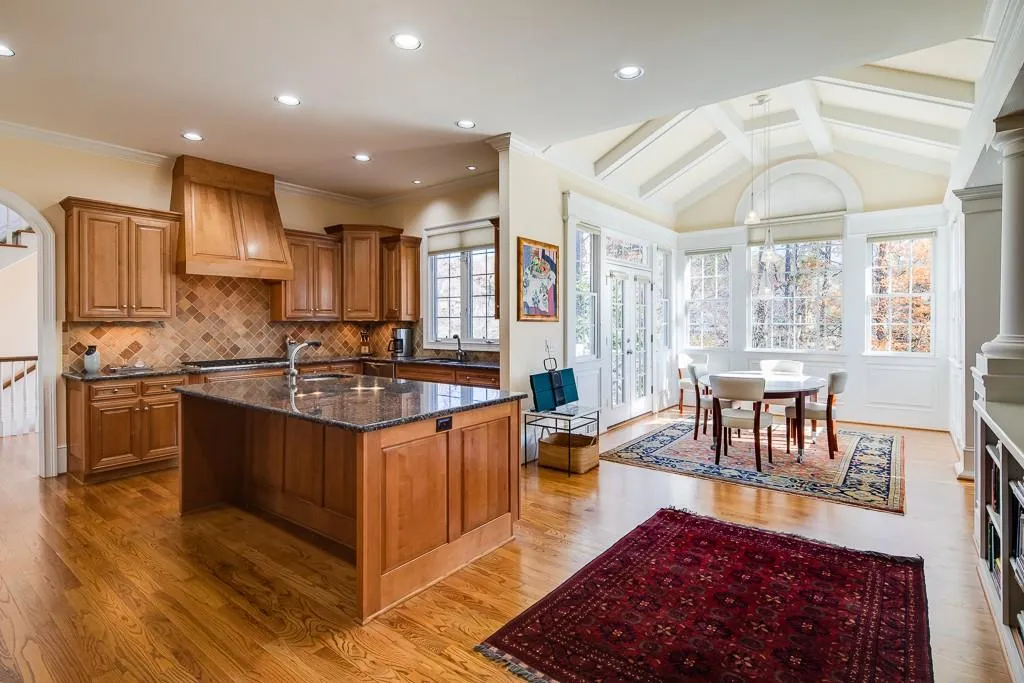 22 Ball Mill Place, Sandy Springs, Georgia 30350, 5 Bedrooms Bedrooms, ,5 BathroomsBathrooms,Residential,Sold,22 Ball Mill Place,6827022