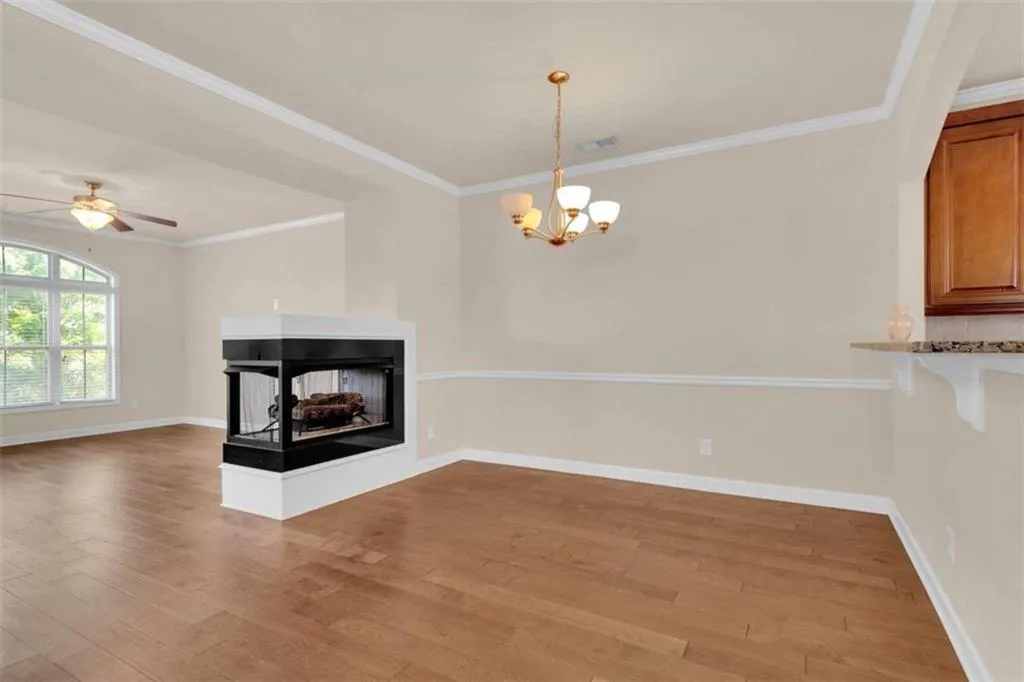 7335 Glisten Avenue, Atlanta, Georgia 30328, 3 Bedrooms Bedrooms, ,3 BathroomsBathrooms,Residential,Sold,7335 Glisten Avenue,7053637