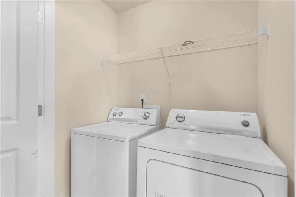 7335 Glisten Avenue, Atlanta, Georgia 30328, 3 Bedrooms Bedrooms, ,3 BathroomsBathrooms,Residential,Sold,7335 Glisten Avenue,7053637