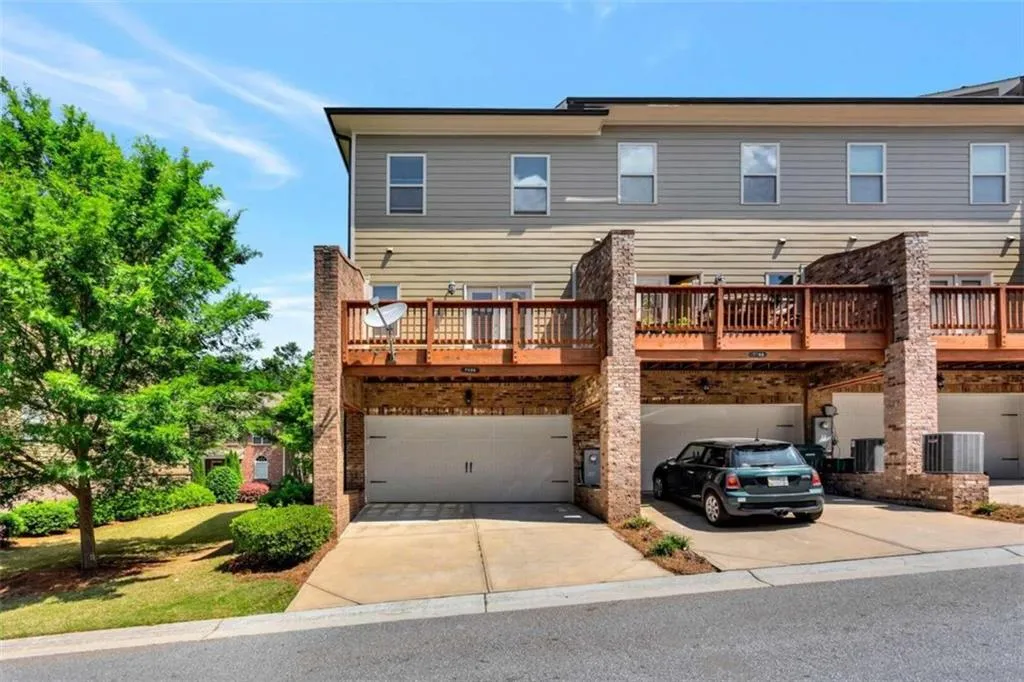 7335 Glisten Avenue, Atlanta, Georgia 30328, 3 Bedrooms Bedrooms, ,3 BathroomsBathrooms,Residential,Sold,7335 Glisten Avenue,7053637