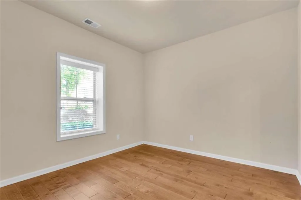 7335 Glisten Avenue, Atlanta, Georgia 30328, 3 Bedrooms Bedrooms, ,3 BathroomsBathrooms,Residential,Sold,7335 Glisten Avenue,7053637