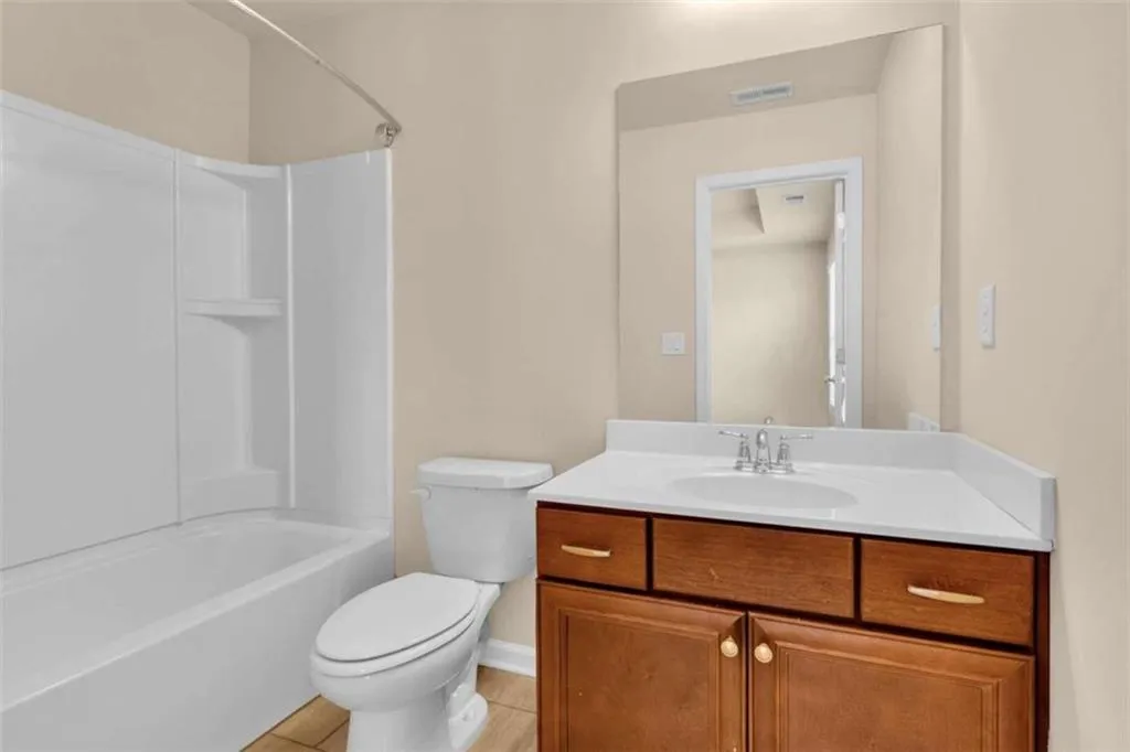 7335 Glisten Avenue, Atlanta, Georgia 30328, 3 Bedrooms Bedrooms, ,3 BathroomsBathrooms,Residential,Sold,7335 Glisten Avenue,7053637