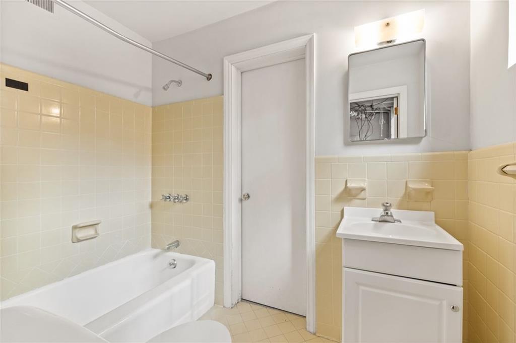 4765 BRINKLEY Lane, Sandy Springs, Georgia 30342, 4 Bedrooms Bedrooms, ,3 BathroomsBathrooms,Residential,Sold,4765 BRINKLEY Lane,7297858