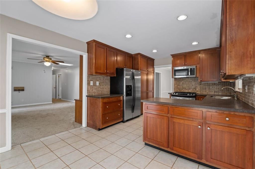 4765 BRINKLEY Lane, Sandy Springs, Georgia 30342, 4 Bedrooms Bedrooms, ,3 BathroomsBathrooms,Residential,Sold,4765 BRINKLEY Lane,7297858