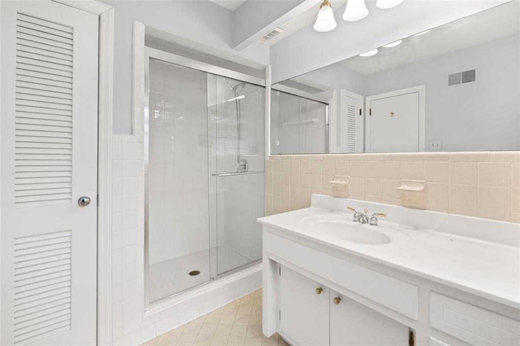 4765 BRINKLEY Lane, Sandy Springs, Georgia 30342, 4 Bedrooms Bedrooms, ,3 BathroomsBathrooms,Residential,Sold,4765 BRINKLEY Lane,7297858