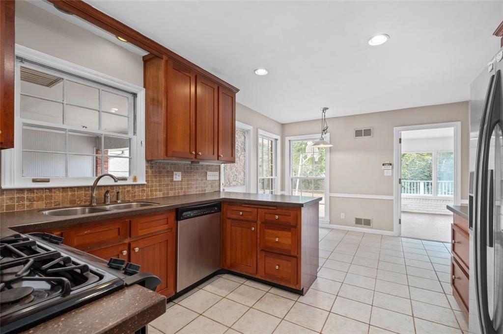 4765 BRINKLEY Lane, Sandy Springs, Georgia 30342, 4 Bedrooms Bedrooms, ,3 BathroomsBathrooms,Residential,Sold,4765 BRINKLEY Lane,7297858