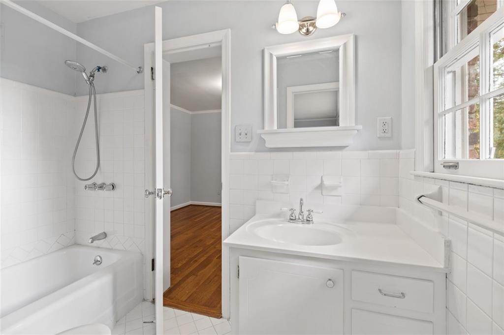 4765 BRINKLEY Lane, Sandy Springs, Georgia 30342, 4 Bedrooms Bedrooms, ,3 BathroomsBathrooms,Residential,Sold,4765 BRINKLEY Lane,7297858