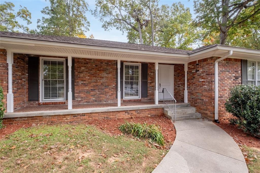 4765 BRINKLEY Lane, Sandy Springs, Georgia 30342, 4 Bedrooms Bedrooms, ,3 BathroomsBathrooms,Residential,Sold,4765 BRINKLEY Lane,7297858