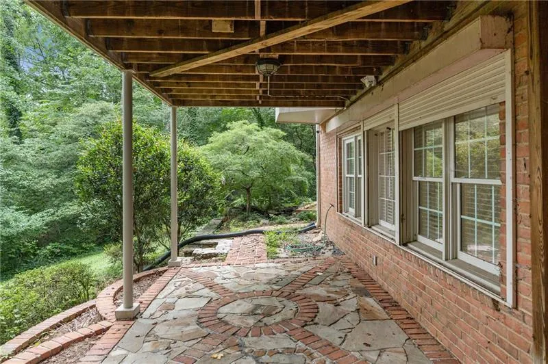 19 Saratoga Place Ne, Atlanta, Georgia 30324, 5 Bedrooms Bedrooms, ,3 BathroomsBathrooms,Residential,For Sale,19 Saratoga Place Ne,7659470