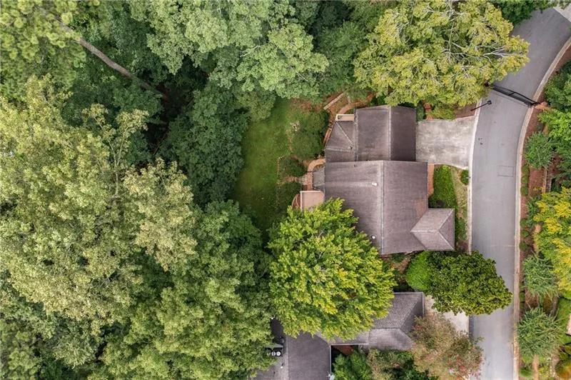 19 Saratoga Place Ne, Atlanta, Georgia 30324, 5 Bedrooms Bedrooms, ,3 BathroomsBathrooms,Residential,For Sale,19 Saratoga Place Ne,7659470