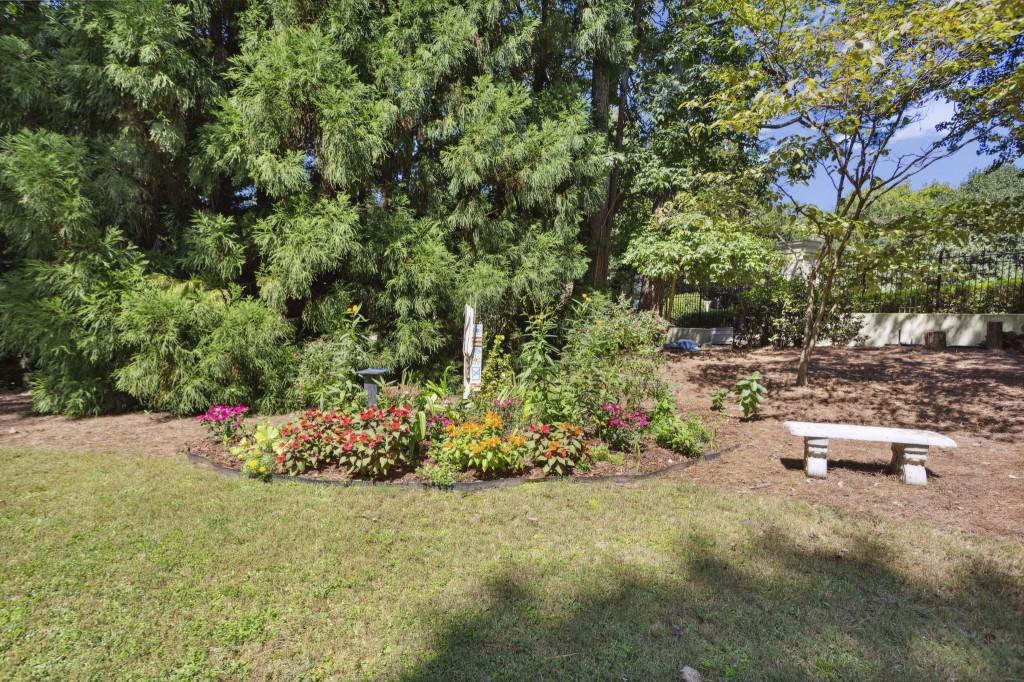 5630 Cross Gate Drive, Sandy Springs, Georgia 30327, 6 Bedrooms Bedrooms, ,4 BathroomsBathrooms,Residential,Sold,5630 Cross Gate Drive,7318441