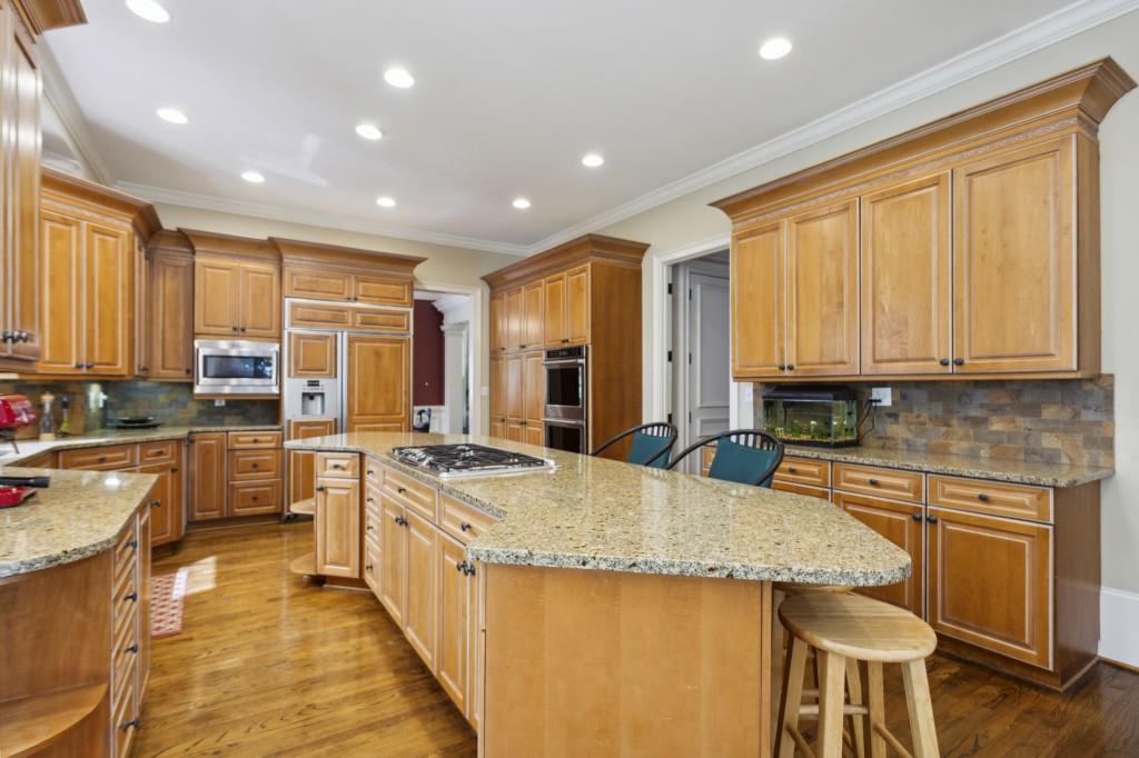5630 Cross Gate Drive, Sandy Springs, Georgia 30327, 6 Bedrooms Bedrooms, ,4 BathroomsBathrooms,Residential,Sold,5630 Cross Gate Drive,7318441