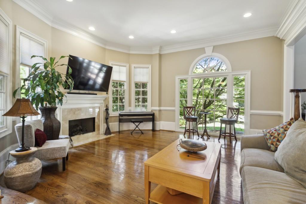 5630 Cross Gate Drive, Sandy Springs, Georgia 30327, 6 Bedrooms Bedrooms, ,4 BathroomsBathrooms,Residential,Sold,5630 Cross Gate Drive,7318441