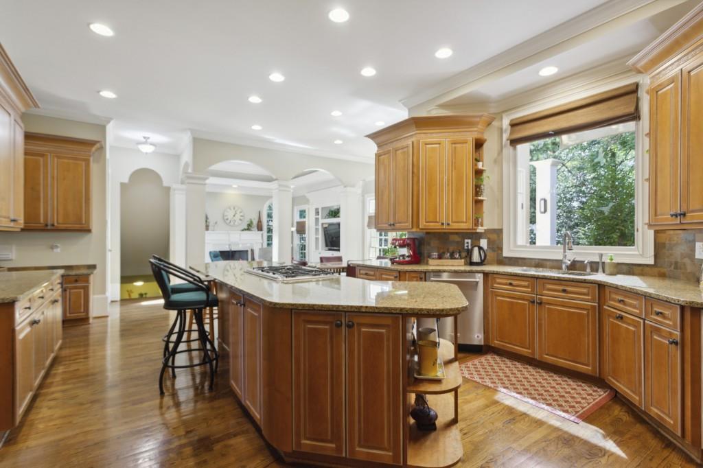 5630 Cross Gate Drive, Sandy Springs, Georgia 30327, 6 Bedrooms Bedrooms, ,4 BathroomsBathrooms,Residential,Sold,5630 Cross Gate Drive,7318441