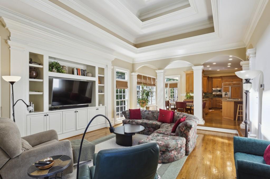 5630 Cross Gate Drive, Sandy Springs, Georgia 30327, 6 Bedrooms Bedrooms, ,4 BathroomsBathrooms,Residential,Sold,5630 Cross Gate Drive,7318441