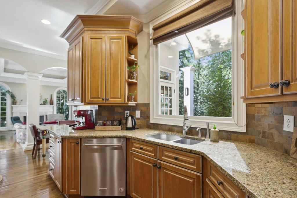 5630 Cross Gate Drive, Sandy Springs, Georgia 30327, 6 Bedrooms Bedrooms, ,4 BathroomsBathrooms,Residential,Sold,5630 Cross Gate Drive,7318441