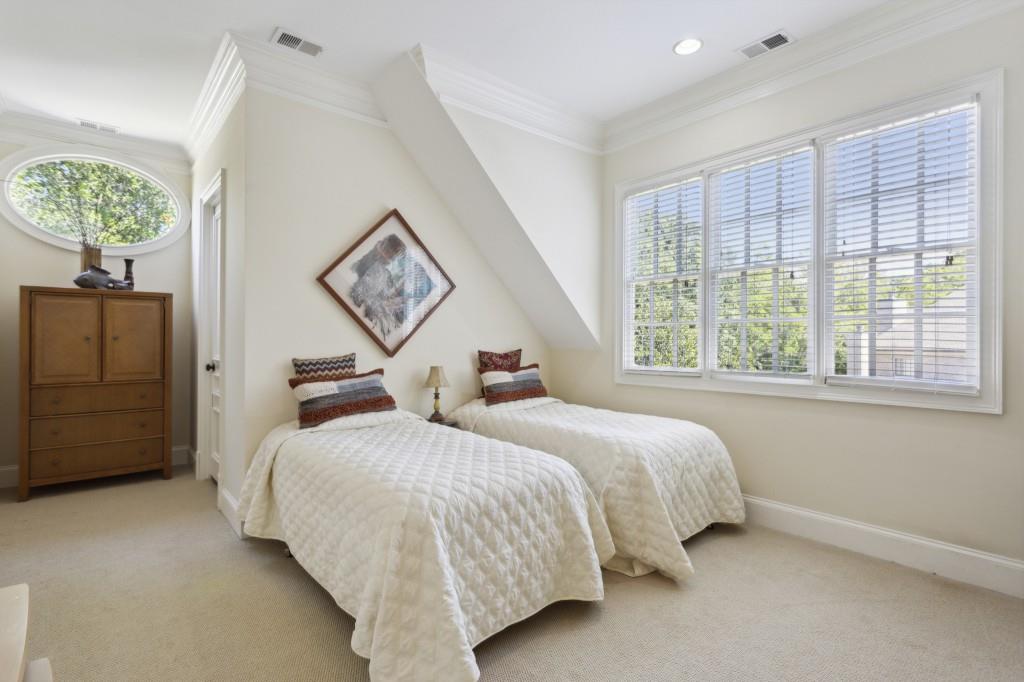 5630 Cross Gate Drive, Sandy Springs, Georgia 30327, 6 Bedrooms Bedrooms, ,4 BathroomsBathrooms,Residential,Sold,5630 Cross Gate Drive,7318441