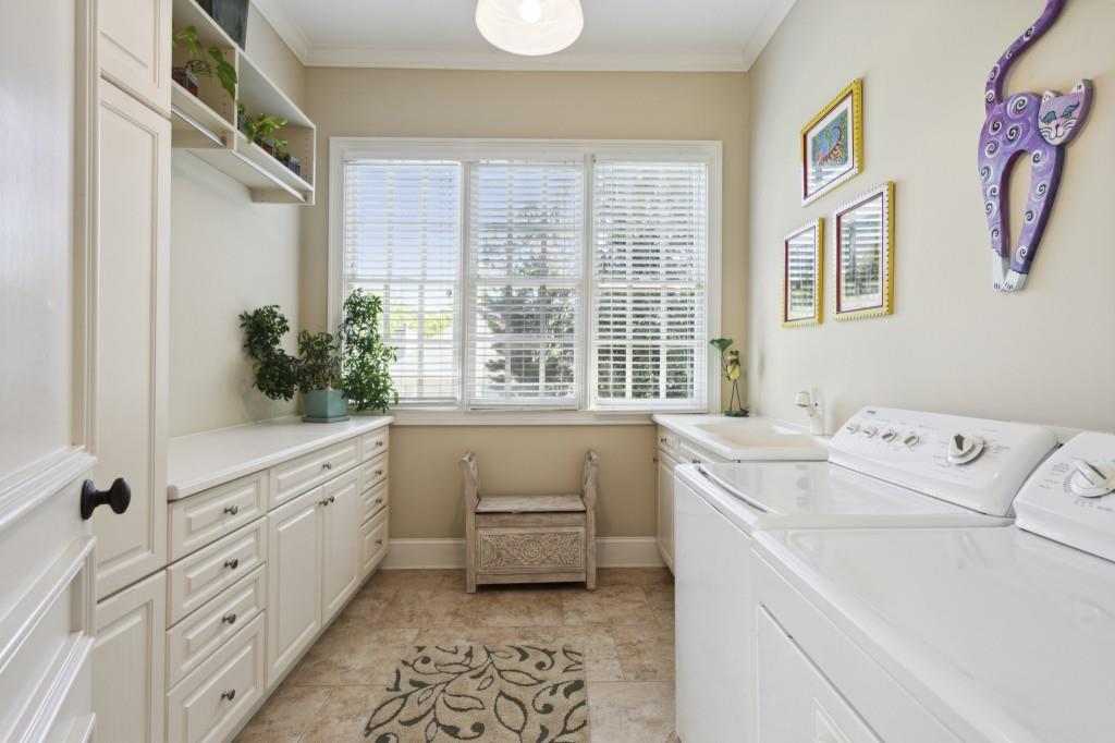 5630 Cross Gate Drive, Sandy Springs, Georgia 30327, 6 Bedrooms Bedrooms, ,4 BathroomsBathrooms,Residential,Sold,5630 Cross Gate Drive,7318441