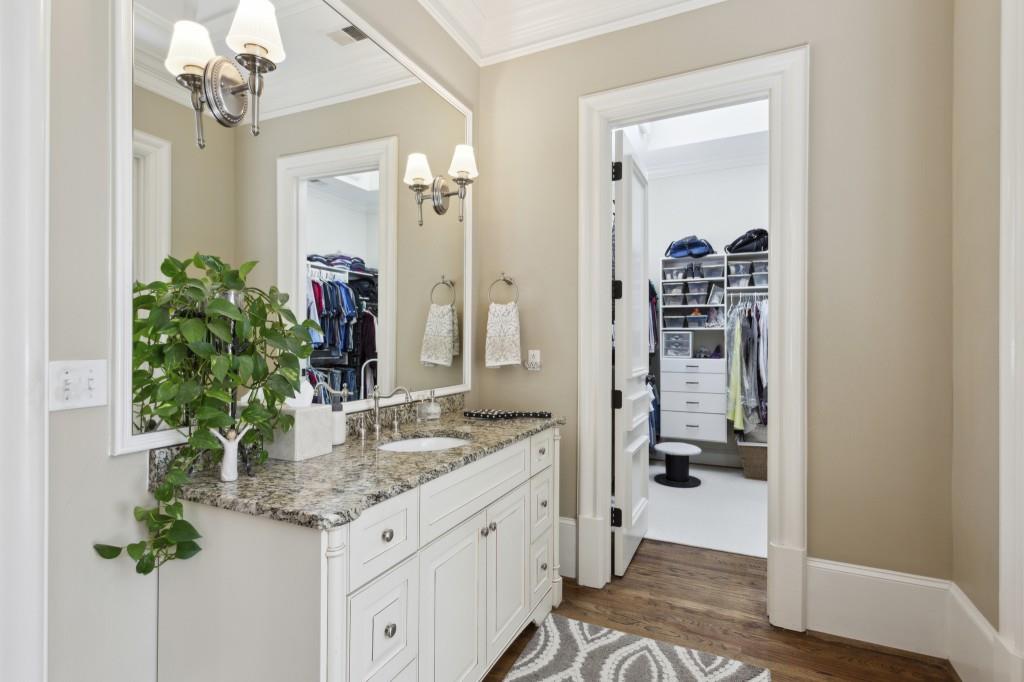 5630 Cross Gate Drive, Sandy Springs, Georgia 30327, 6 Bedrooms Bedrooms, ,4 BathroomsBathrooms,Residential,Sold,5630 Cross Gate Drive,7318441