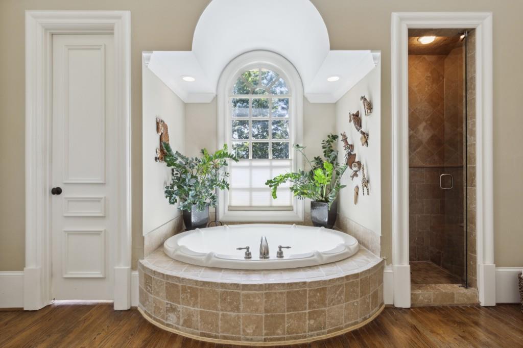 5630 Cross Gate Drive, Sandy Springs, Georgia 30327, 6 Bedrooms Bedrooms, ,4 BathroomsBathrooms,Residential,Sold,5630 Cross Gate Drive,7318441