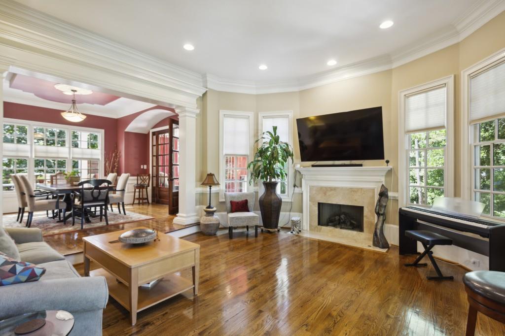 5630 Cross Gate Drive, Sandy Springs, Georgia 30327, 6 Bedrooms Bedrooms, ,4 BathroomsBathrooms,Residential,Sold,5630 Cross Gate Drive,7318441