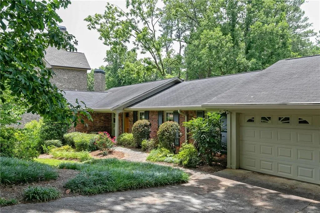 100 Forrest Lake Drive Nw, Atlanta, Georgia 30327, 5 Bedrooms Bedrooms, ,3 BathroomsBathrooms,Residential,Sold,100 Forrest Lake Drive Nw,6732731