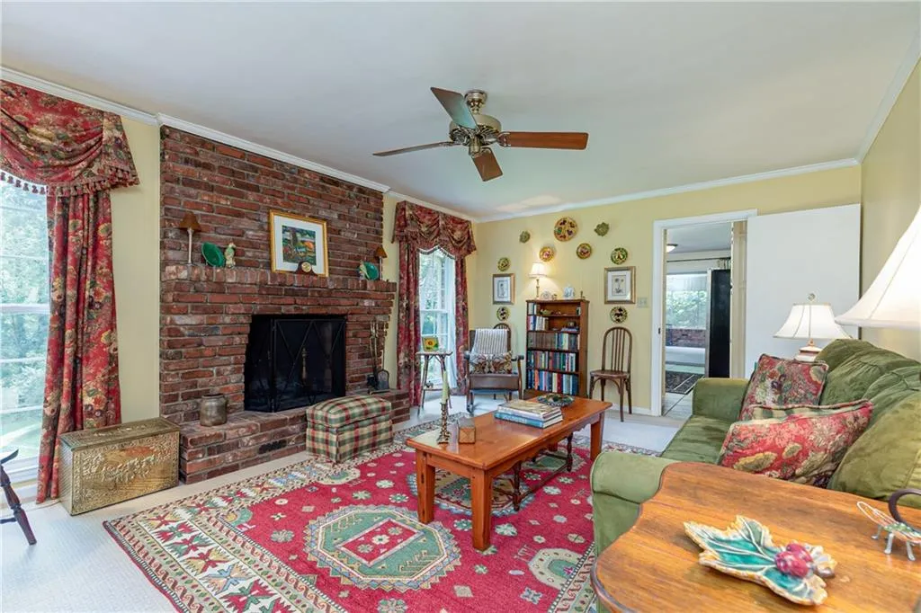 100 Forrest Lake Drive Nw, Atlanta, Georgia 30327, 5 Bedrooms Bedrooms, ,3 BathroomsBathrooms,Residential,Sold,100 Forrest Lake Drive Nw,6732731