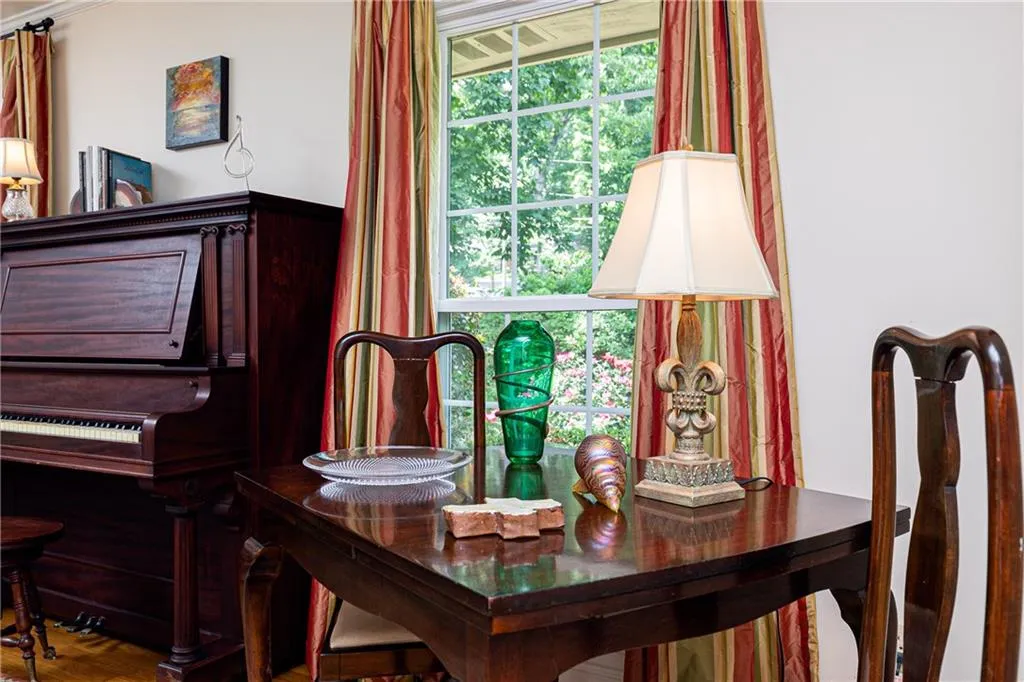 100 Forrest Lake Drive Nw, Atlanta, Georgia 30327, 5 Bedrooms Bedrooms, ,3 BathroomsBathrooms,Residential,Sold,100 Forrest Lake Drive Nw,6732731