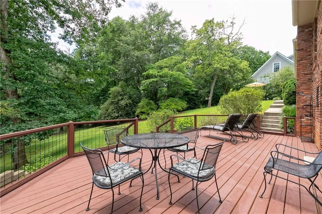 100 Forrest Lake Drive Nw, Atlanta, Georgia 30327, 5 Bedrooms Bedrooms, ,3 BathroomsBathrooms,Residential,Sold,100 Forrest Lake Drive Nw,6732731