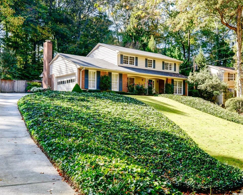 267 Land O' Lakes Court Ne, Atlanta, Georgia 30342, 4 Bedrooms Bedrooms, ,3 BathroomsBathrooms,Residential,Sold,267 Land O' Lakes Court Ne,5770300