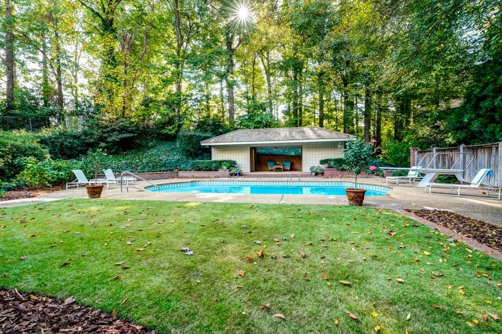 267 Land O' Lakes Court Ne, Atlanta, Georgia 30342, 4 Bedrooms Bedrooms, ,3 BathroomsBathrooms,Residential,Sold,267 Land O' Lakes Court Ne,5770300