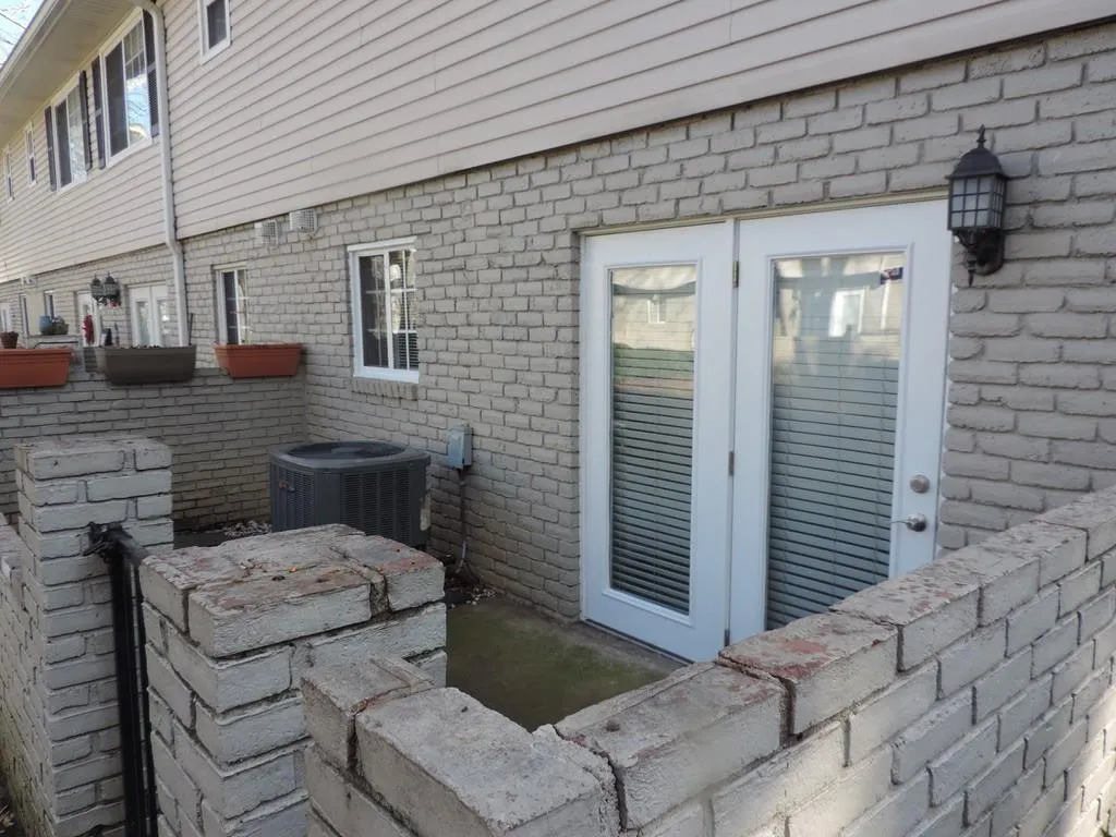 6940 Roswell Road Unit 23a, Sandy Springs, Georgia 30328, 2 Bedrooms Bedrooms, ,1 BathroomBathrooms,Residential,Sold,6940 Roswell Road Unit 23a,7166385