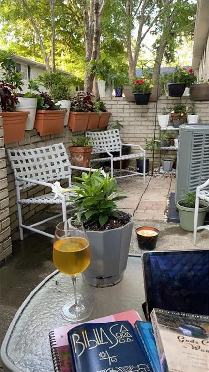 6940 Roswell Road Unit 23a, Sandy Springs, Georgia 30328, 2 Bedrooms Bedrooms, ,1 BathroomBathrooms,Residential,Sold,6940 Roswell Road Unit 23a,7166385