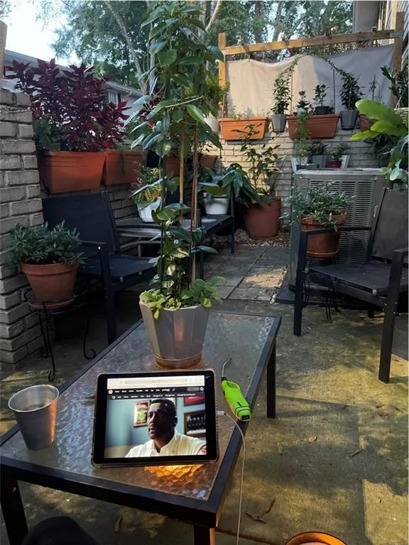 6940 Roswell Road Unit 23a, Sandy Springs, Georgia 30328, 2 Bedrooms Bedrooms, ,1 BathroomBathrooms,Residential,Sold,6940 Roswell Road Unit 23a,7166385