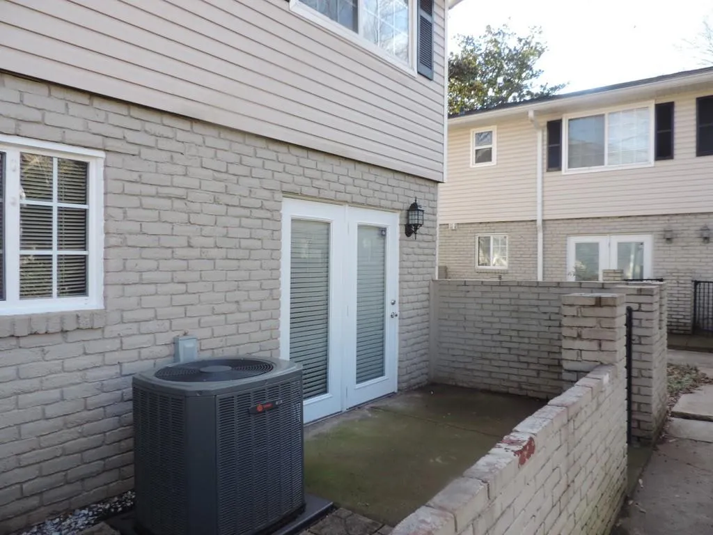 6940 Roswell Road Unit 23a, Sandy Springs, Georgia 30328, 2 Bedrooms Bedrooms, ,1 BathroomBathrooms,Residential,Sold,6940 Roswell Road Unit 23a,7166385