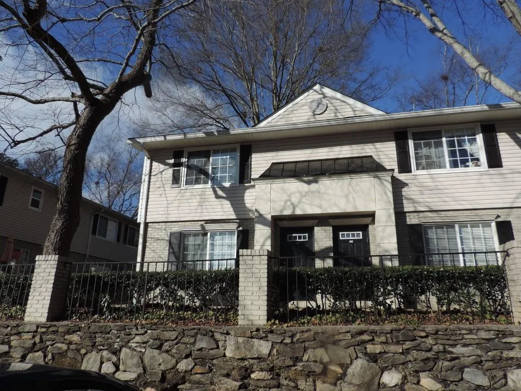 6940 Roswell Road Unit 23a, Sandy Springs, Georgia 30328, 2 Bedrooms Bedrooms, ,1 BathroomBathrooms,Residential,Sold,6940 Roswell Road Unit 23a,7166385