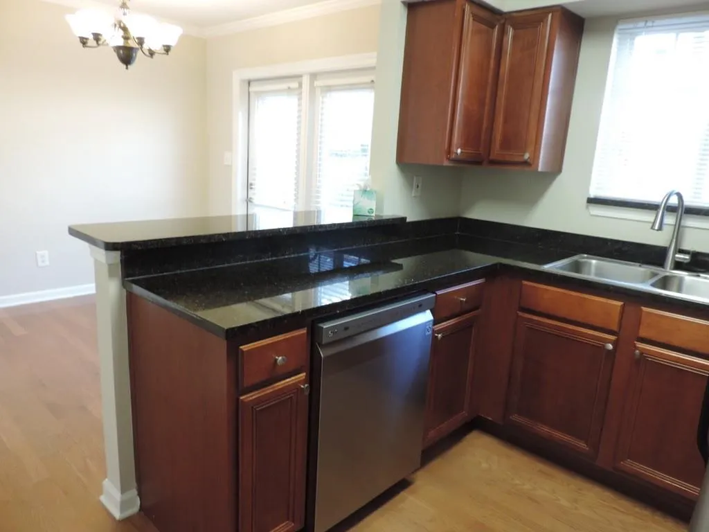 6940 Roswell Road Unit 23a, Sandy Springs, Georgia 30328, 2 Bedrooms Bedrooms, ,1 BathroomBathrooms,Residential,Sold,6940 Roswell Road Unit 23a,7166385