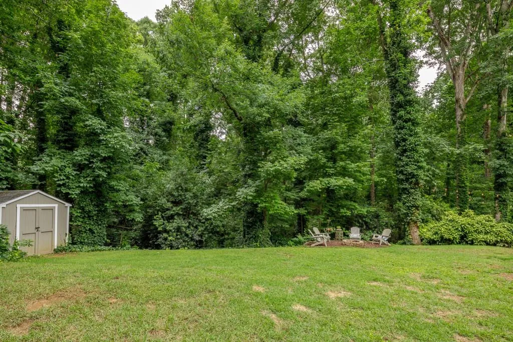 385 Castleridge Drive, Sandy Springs, Georgia 30342, 4 Bedrooms Bedrooms, ,3 BathroomsBathrooms,Residential,Sold,385 Castleridge Drive,6865437