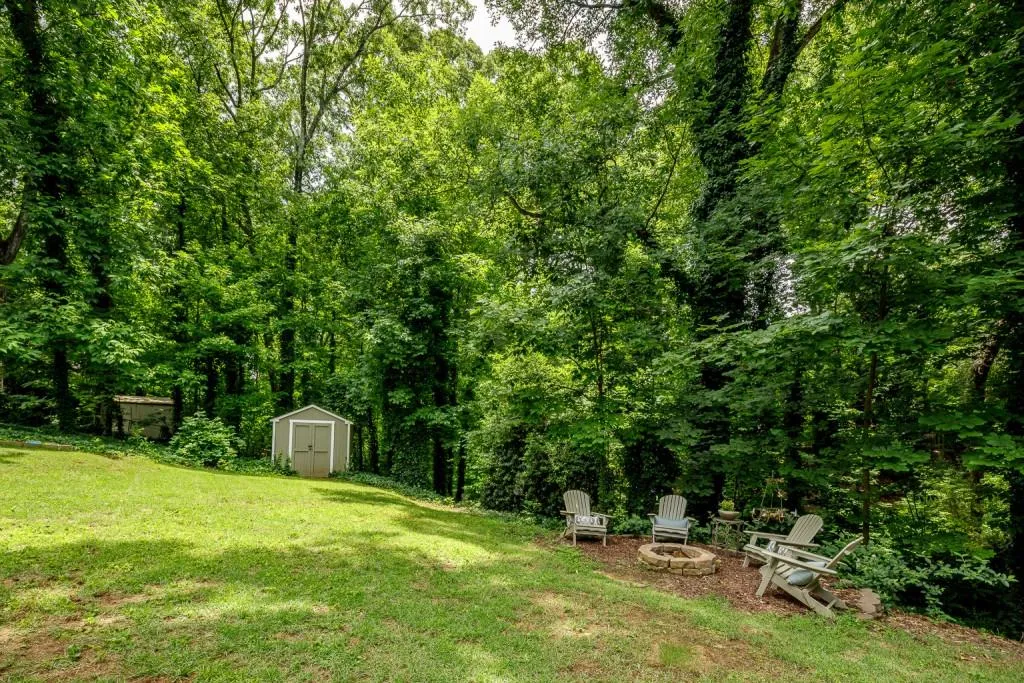 385 Castleridge Drive, Sandy Springs, Georgia 30342, 4 Bedrooms Bedrooms, ,3 BathroomsBathrooms,Residential,Sold,385 Castleridge Drive,6865437