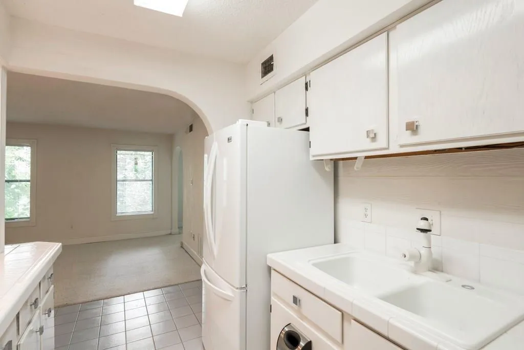 1305 Old Hammond Chase, Sandy Springs, Georgia 30350, 1 Bedroom Bedrooms, ,1 BathroomBathrooms,Residential,Sold,1305 Old Hammond Chase,6033950