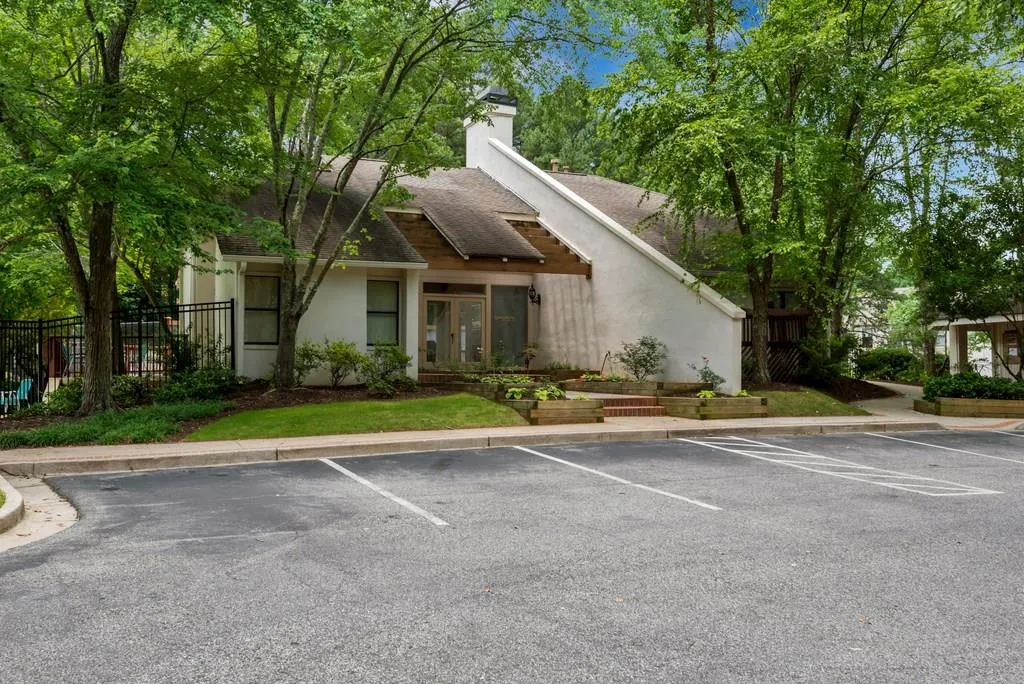 1305 Old Hammond Chase, Sandy Springs, Georgia 30350, 1 Bedroom Bedrooms, ,1 BathroomBathrooms,Residential,Sold,1305 Old Hammond Chase,6033950