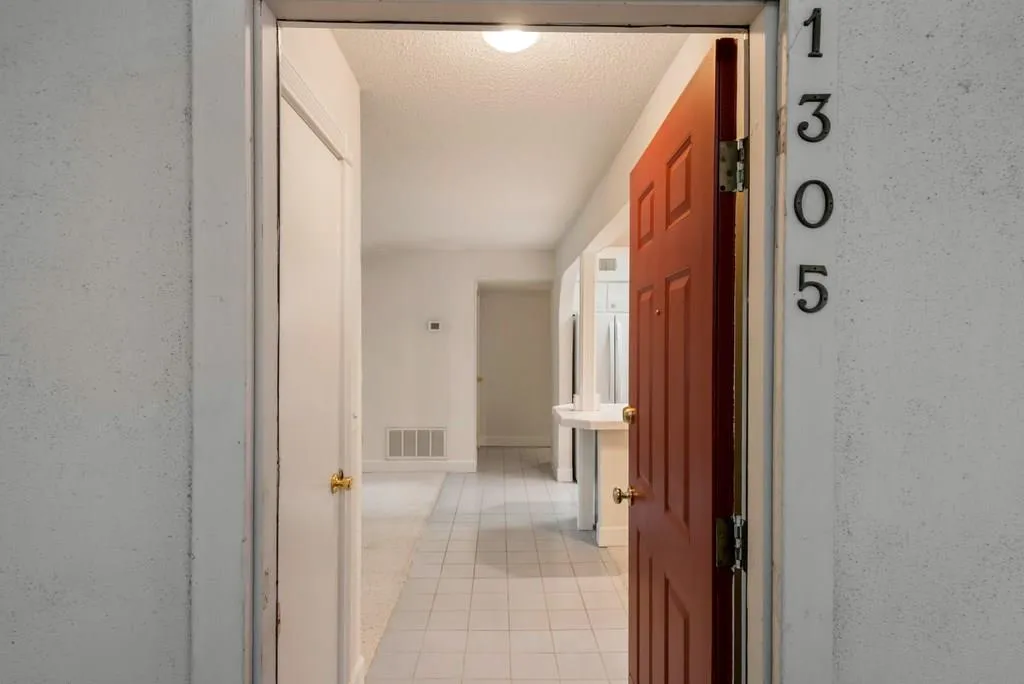 1305 Old Hammond Chase, Sandy Springs, Georgia 30350, 1 Bedroom Bedrooms, ,1 BathroomBathrooms,Residential,Sold,1305 Old Hammond Chase,6033950