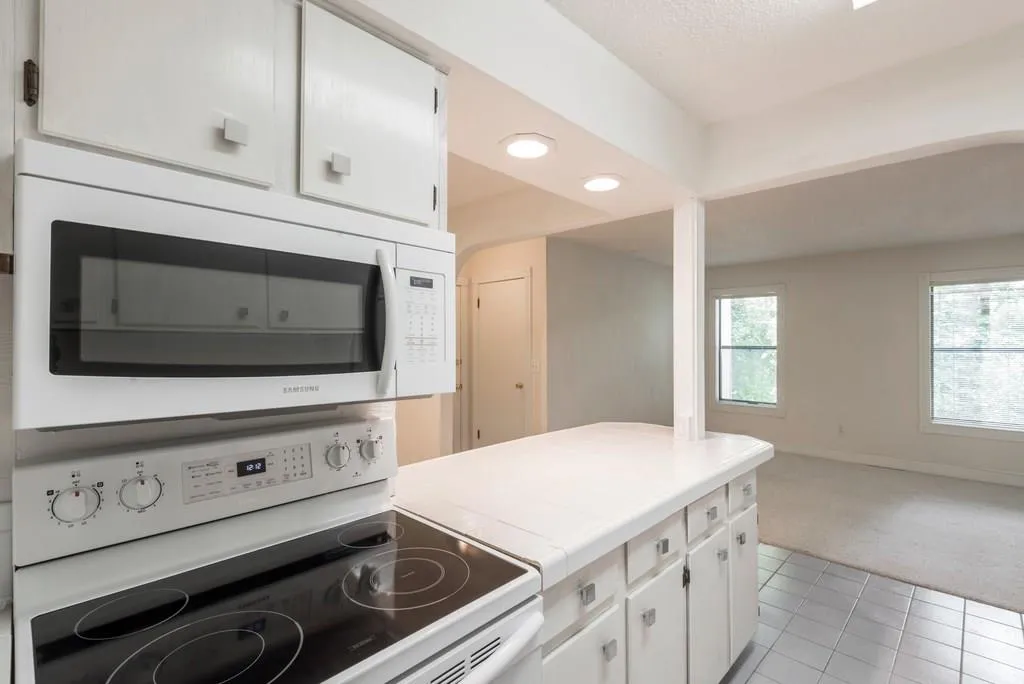 1305 Old Hammond Chase, Sandy Springs, Georgia 30350, 1 Bedroom Bedrooms, ,1 BathroomBathrooms,Residential,Sold,1305 Old Hammond Chase,6033950