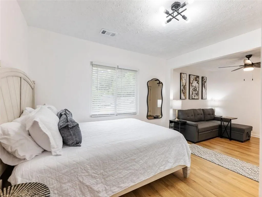 1660 Dresden Drive Ne, Brookhaven, Georgia 30319, 3 Bedrooms Bedrooms, ,3 BathroomsBathrooms,Residential,For Sale,1660 Dresden Drive Ne,7649959