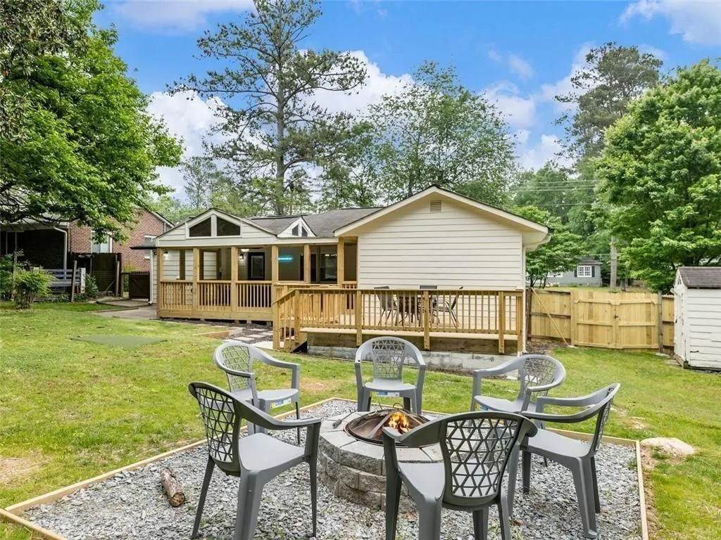 1660 Dresden Drive Ne, Brookhaven, Georgia 30319, 3 Bedrooms Bedrooms, ,3 BathroomsBathrooms,Residential,For Sale,1660 Dresden Drive Ne,7649959