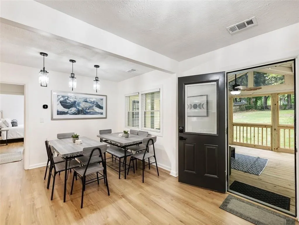 1660 Dresden Drive Ne, Brookhaven, Georgia 30319, 3 Bedrooms Bedrooms, ,3 BathroomsBathrooms,Residential,For Sale,1660 Dresden Drive Ne,7649959